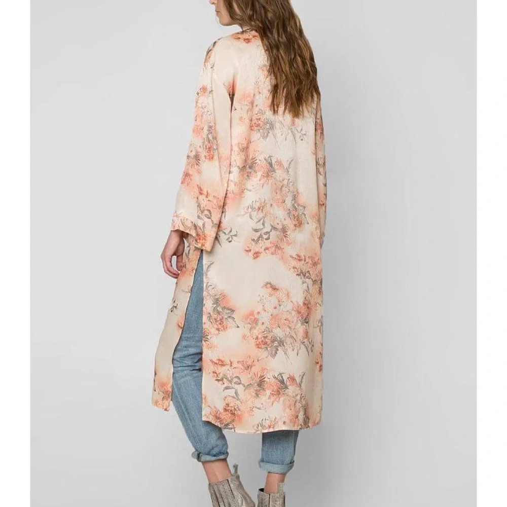 Gimmicks Satin Duster Kimono - Picture 2 of 8